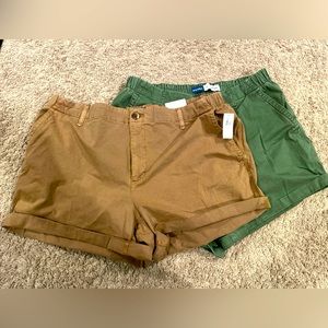 2 pairs of shorts